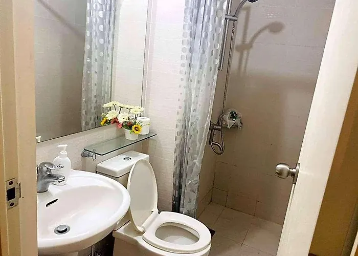 호텔 Azure C1 With Balcony Wifi Multiple Units Near Airport 마닐라